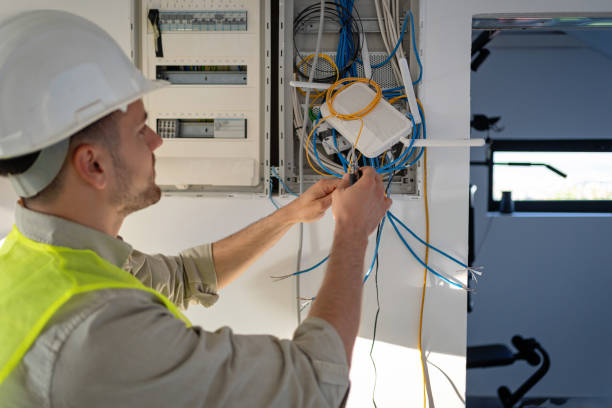 Best Affordable Emergency Electrician  in Howard, WI